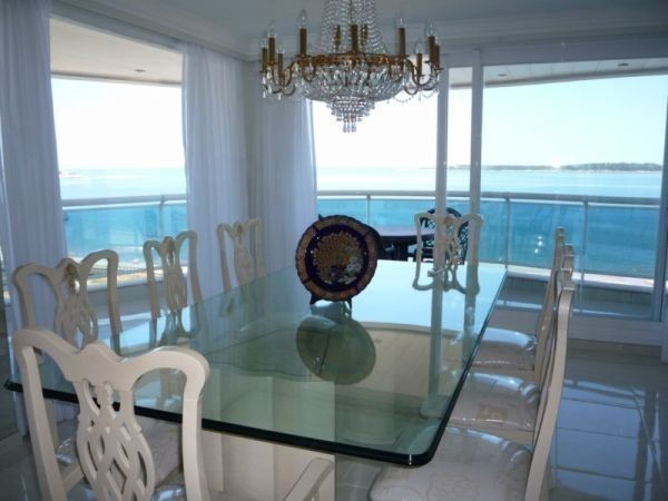 Espectacular departamento vista a la Playa Mansa y toda la Bahía de Punta del Este